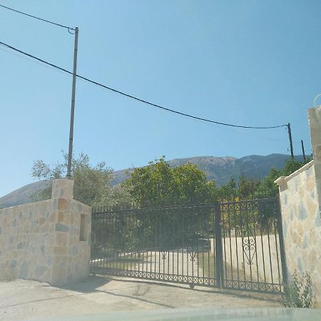 Apartment With Pool In Tzanata Kefalonia Dhimisianáta エクステリア 写真