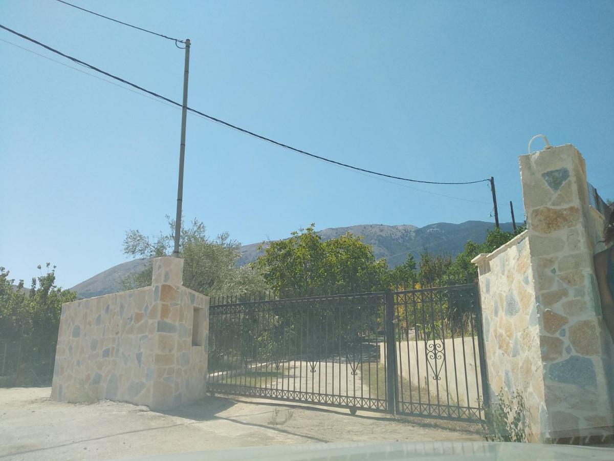 Apartment With Pool In Tzanata Kefalonia Dhimisianáta エクステリア 写真